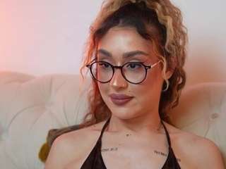AileenAxa