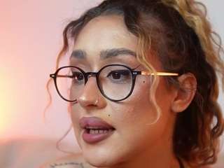 AileenAxa