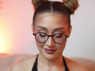 AileenAxa live cam preview