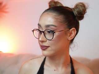 AileenAxa live cam preview