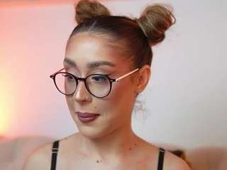 AileenAxa live cam preview