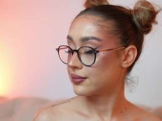 AileenAxa live cam preview