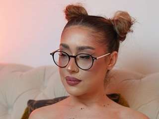 AileenAxa live cam preview