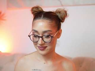 AileenAxa live cam preview