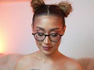 AileenAxa