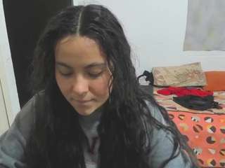 aliciablack Live Webcam on CamSoda