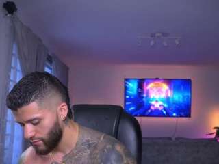 frankfarrell's CamSoda show and profile