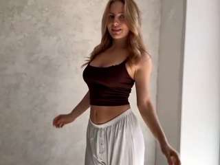 latoyamuncil Live Webcam on CamSoda