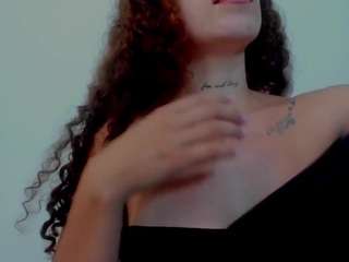 miiaponss's CamSoda show and profile