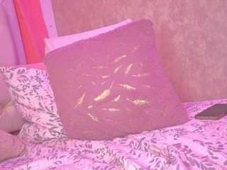 saraah-queen webcam model