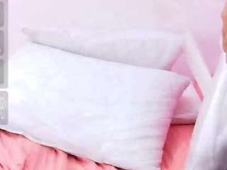 curvybuffgirllll webcam