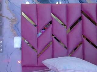 curvybuffgirllll webcam