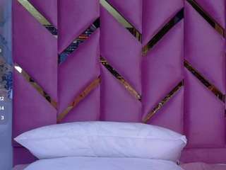 curvybuffgirllll webcam