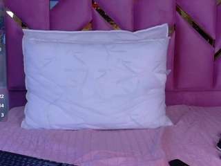 curvybuffgirllll webcam