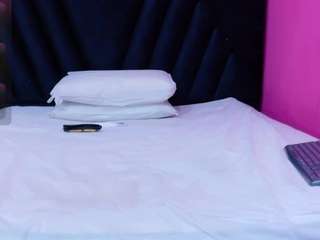 curvybuffgirllll webcam