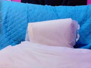 curvybuffgirllll's CamSoda show and profile