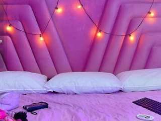 curvybuffgirllll webcam