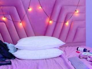 curvybuffgirllll webcam