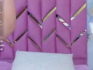 curvybuffgirllll webcam