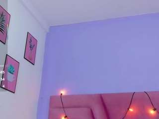 le modèle curvybuffgirllll est en webcam porno dans un show sur le site camsoda, il possède les tags suivants: amateur,no smoking,joi,lovense,lush,anal,middle aged,nipple piercings,no drinking,orgasm,gape,pussy,shaved pussy,spank,tattoos,tease,teen 18,toys,young adult,handjob