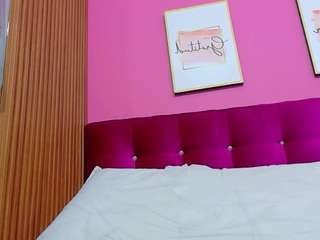 curvybuffgirllll live webcam show