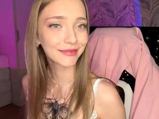 daniaoetzel Live Webcam on CamSoda