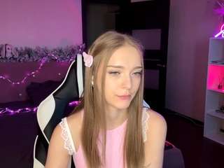 daniaoetzel's CamSoda show and profile