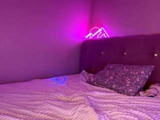 daniaoetzel live cam profile