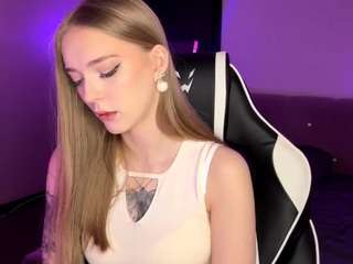 daniaoetzel Live Webcam on CamSoda