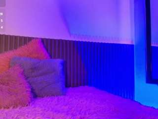 Live webcam model iamvictoria06 on Soda Cams