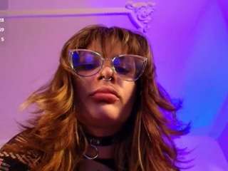 Live webcam model iamvictoria06 on Soda Cams