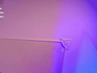 Live webcam model iamvictoria06 on Soda Cams