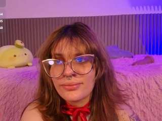Live webcam model iamvictoria06 on Soda Cams