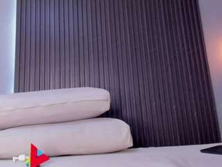 melanie-bonelli's CamSoda show and profile