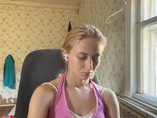 Live cam show with MilaHill