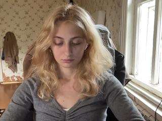 milahill live webcam show
