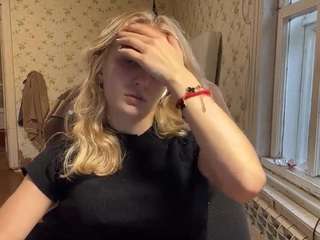 MilaHill live webcam show