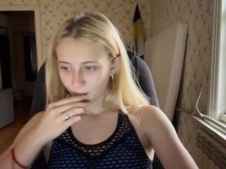 le modèle milahill est en webcam porno dans un show sur le site camsoda, il possède les tags suivants: ahegao,smoking,orgasm,panties,princess,public,pussy,sexy,skinny,slap,spank,anal,strip,tease,teasing,teen 18,tiny,twerk,yoga,young adult