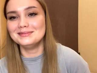 nicholletassie webcam