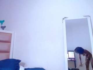 nnocent-sexy-lady