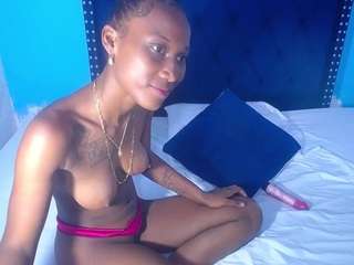 nnocent-sexy-lady