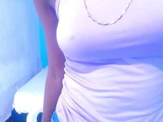 nnocent-sexy-lady webcam