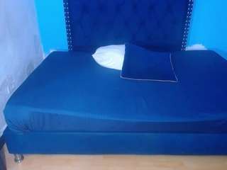 nnocent-sexy-lady webcam