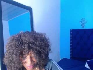 nnocent-sexy-lady