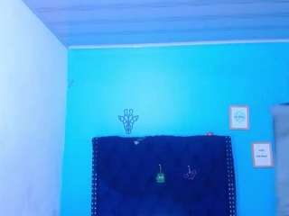 nnocent-sexy-lady webcam