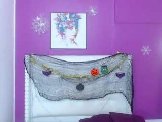 nnocent-sexy-lady from CamSoda is Freechat