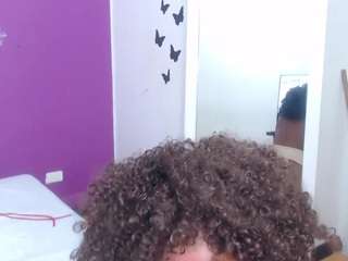 nnocent-sexy-lady webcam