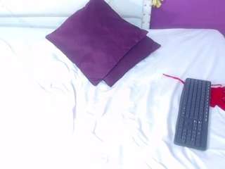 nnocent-sexy-lady webcam