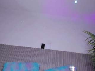 valentina-lux1's CamSoda show and profile