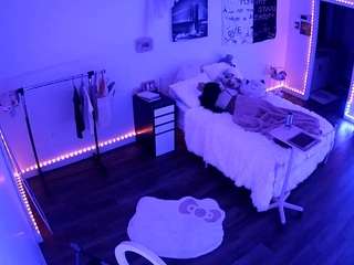 voyeurcam-lolavalentine23